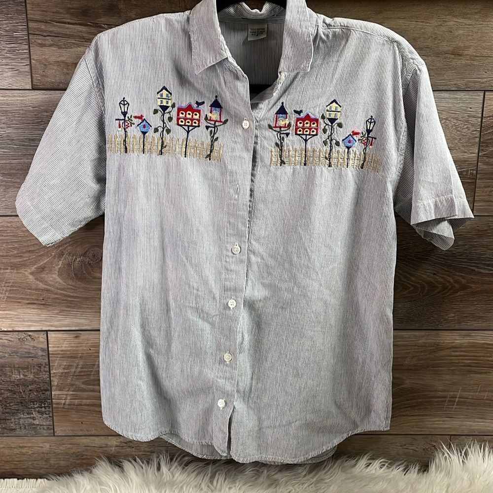 Maggie & Max Button Up Embroidered Bird House Blouse Size Small Cottagecore
